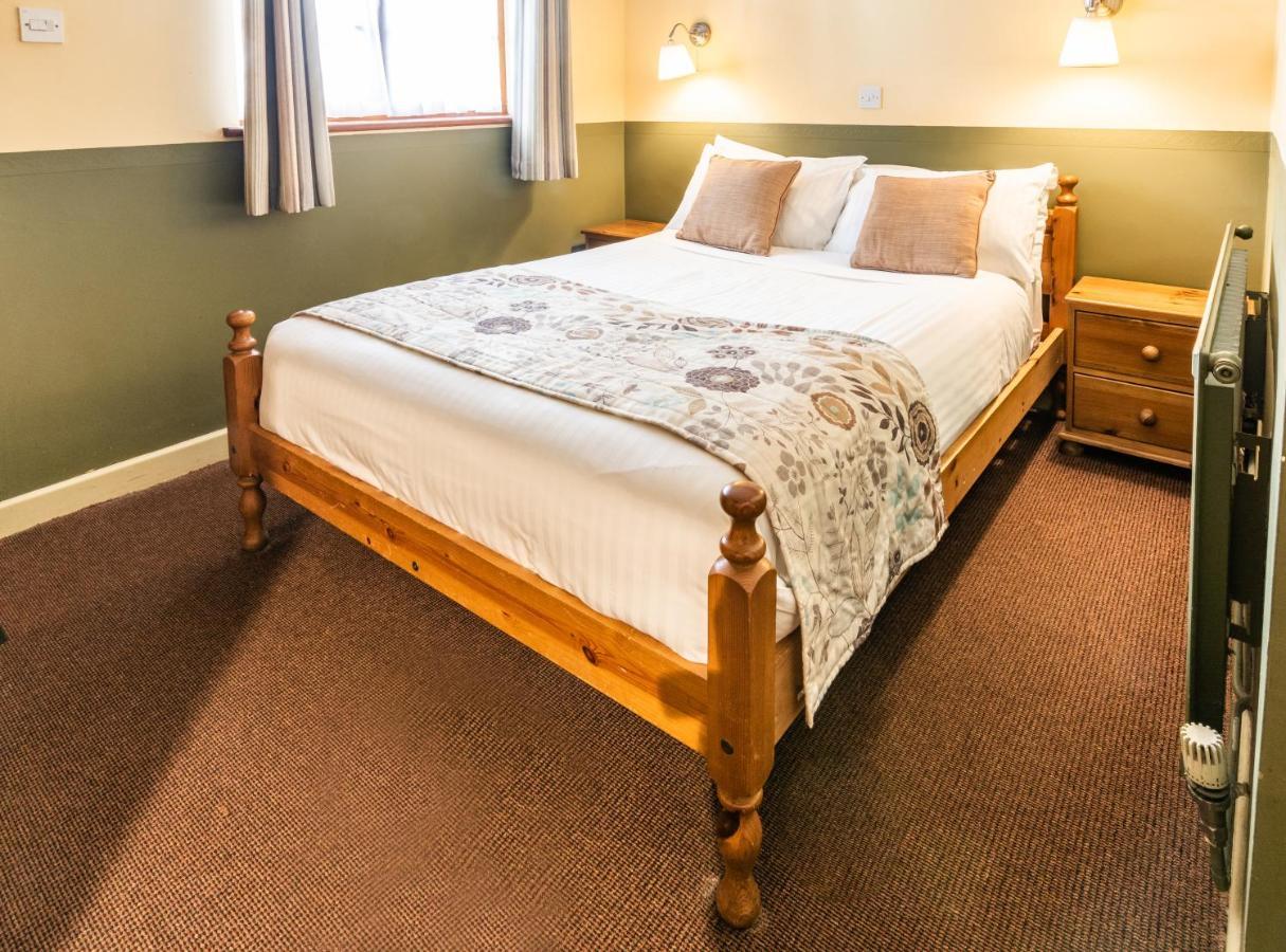 The Half Moon Inn And Country Lodge ヨービル エクステリア 写真