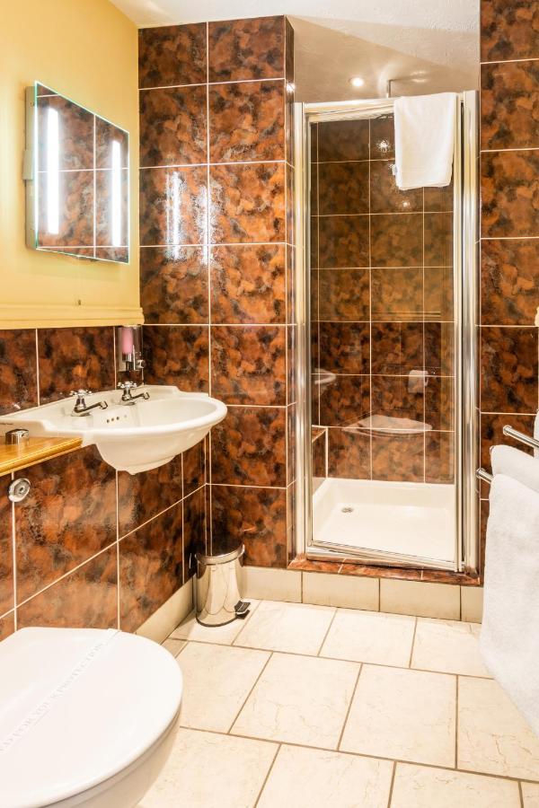 The Half Moon Inn And Country Lodge ヨービル エクステリア 写真
