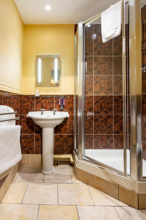 The Half Moon Inn And Country Lodge ヨービル エクステリア 写真