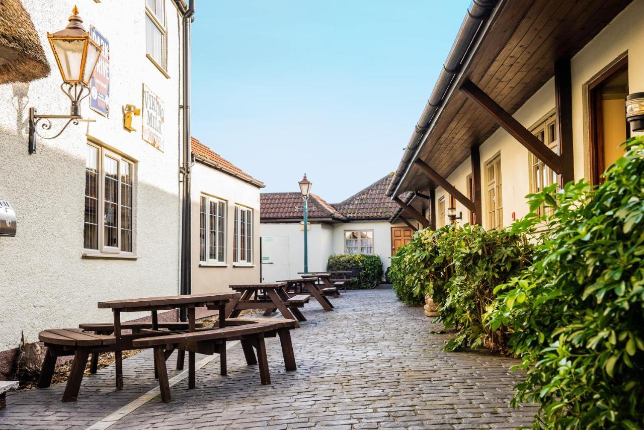 The Half Moon Inn And Country Lodge ヨービル エクステリア 写真